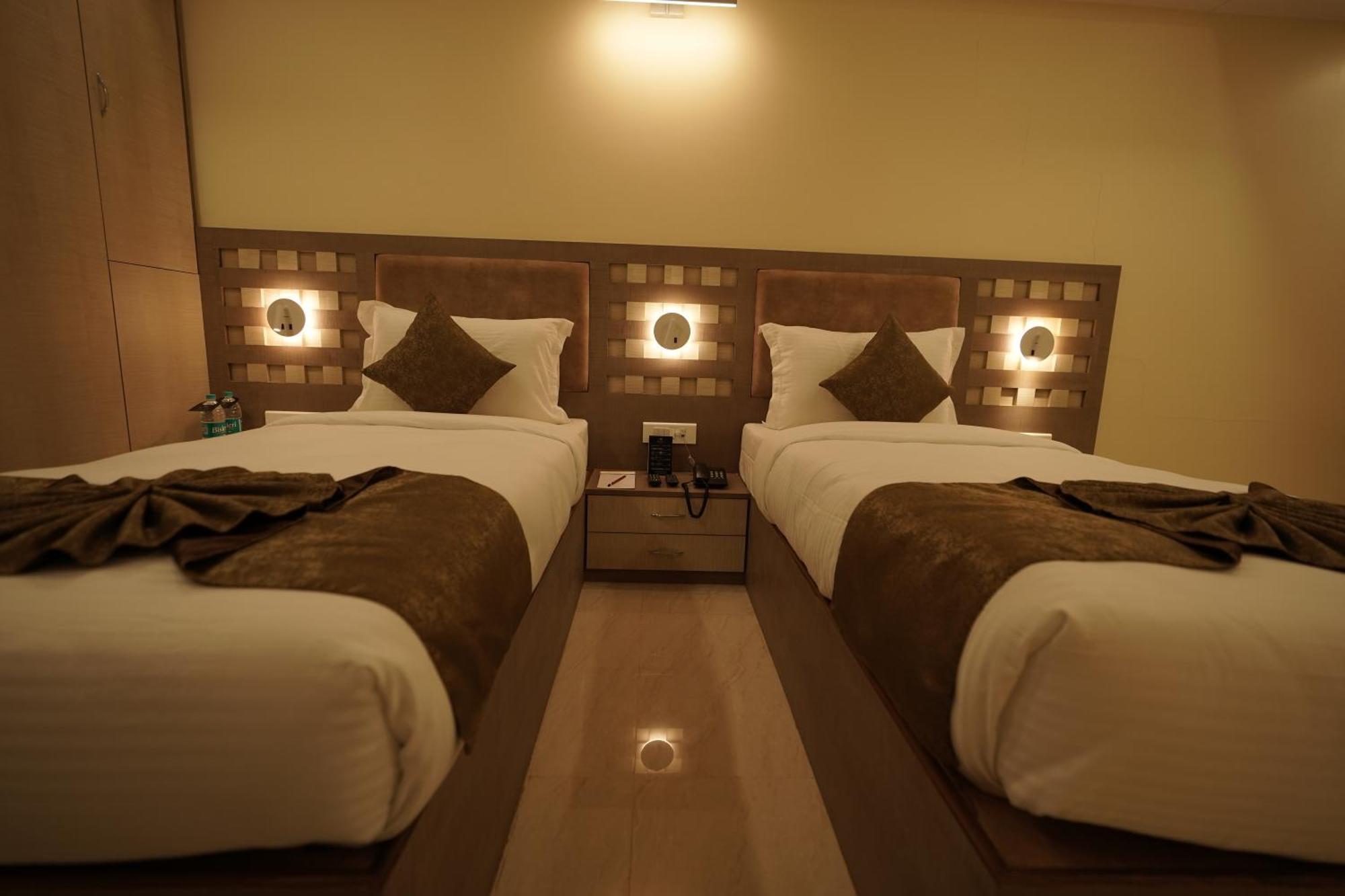 Hotel Bigwig Jabalpur Exterior photo