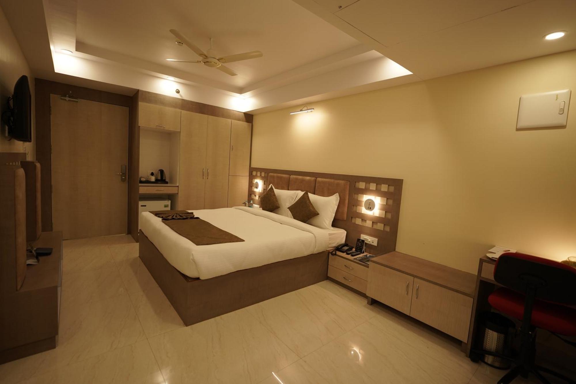 Hotel Bigwig Jabalpur Exterior photo
